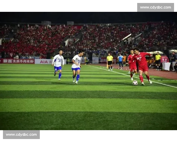 绿茵鏖战九十分钟胜负悬念点燃城市足球激情夜巅峰对决引爆全场欢呼